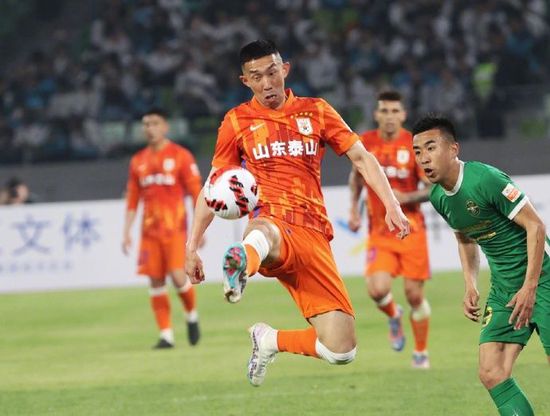 强援加盟!北青:林良铭、何宇鹏接近加盟北京国安！